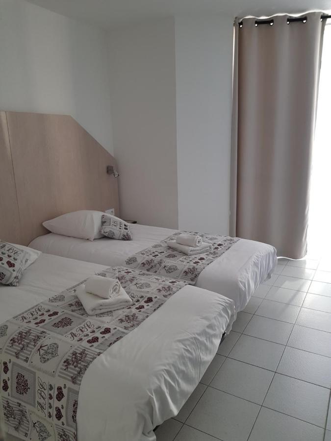 Hotel La Cle Saint-André-de-Sangonis Exteriör bild
